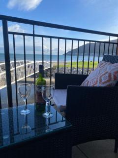 Newcastle Seafront Apartment with Wifi and Parking - 8