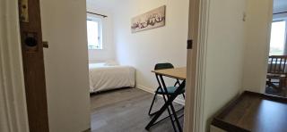 Beautiful 2 Bed Flat, Free Parking, 2 Bathrooms, Chiswick, London W4, Gated Development - Londra - 1