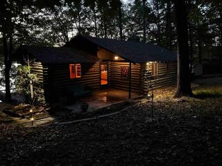 Blue Fish Cabin – Your Lakeside Getaway Awaits - 9