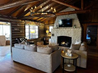 Blue Fish Cabin – Your Lakeside Getaway Awaits - 8