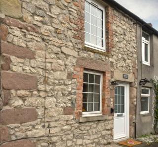 Stone Cottage in Wirksworth near Peak District - 0