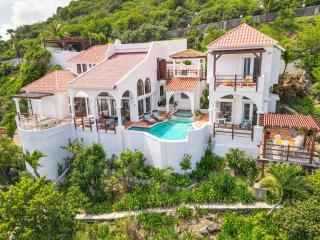 Villa Leones Breathtaking Views and Authentic Charm - 8