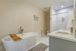 Luxury 2-Bedroom Oasis with Open Living Space & Designer Touches - 3