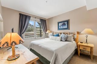 The Cozy Corral Private Hot Tub Walk to Town - 7