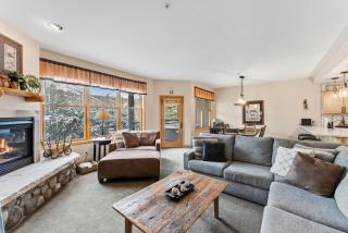 The Cozy Corral Private Hot Tub Walk to Town - 5