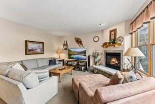 The Cozy Corral Private Hot Tub Walk to Town - 4