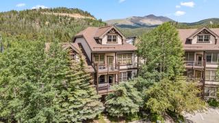 The Cozy Corral Private Hot Tub Walk to Town - 6