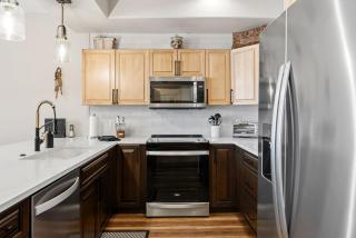 The Cozy Corral Private Hot Tub Walk to Town - 1