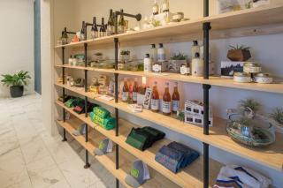 The Hi-Lo, Autograph Collection - 8