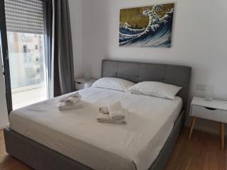 City & Sea Apartment - 8