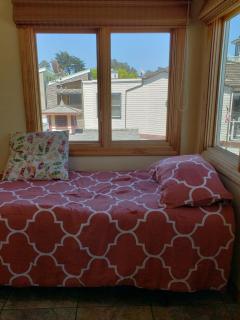 Capitola Pelican House - 8