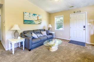 Charming Emerald Isle Escape Less Than 1 Mi to Beach! - 0