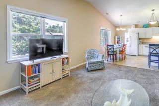 Charming Emerald Isle Escape Less Than 1 Mi to Beach! - 7