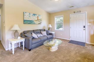 Charming Emerald Isle Escape Less Than 1 Mi to Beach! - 5