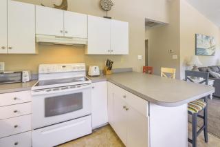 Charming Emerald Isle Escape Less Than 1 Mi to Beach! - 1