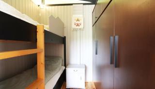 Cosy Cabin Escape with Hot Tub & Lake View - 8