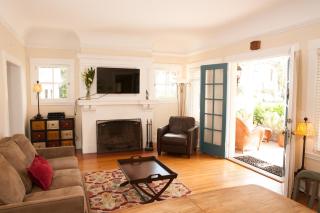 Ideal Location in West Beach! Spacious Chapala Gardens 1BR - Unit 1 - 6