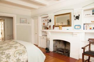 Ideal Location in West Beach! Spacious Chapala Gardens 1BR - Unit 1 - 8