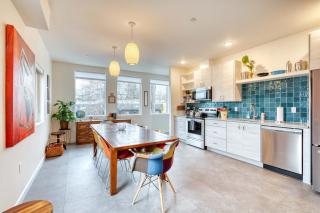 Stay Portland - Crossroads Vintage Funk Penthouse - 94 WalkScore - 9