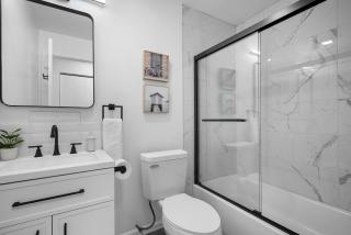 Central Lawrenceville 1A Bright and Stylish Private Studio with Free Street Parking - 3