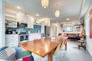 Luxury Penthouse - Rooftop Deck - 3BR - AC - 4