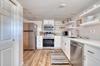 Stay Portland - Vibrant Portland Getaway, Chic Flat - 9