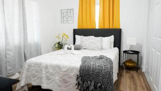 Cozy Tampa Getaway, 2 Bedrooms, minutes from Downtown & Busch Gardens - 7