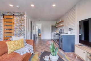 Stay Portland - The Perfect Retro Portland Retreat - Vintage Shops - 6