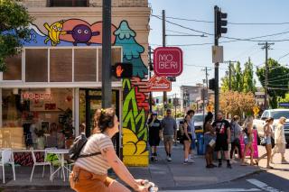 Stay Portland - The Madison Farmhouse - Vintage Shops & Espresso - 9