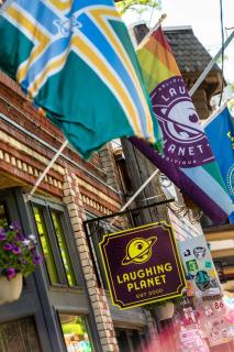 Stay Portland - The Madison Farmhouse - Vintage Shops & Espresso - 5