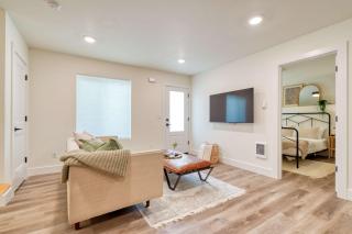 Stay Portland - The Madison Farmhouse - Vintage Shops & Espresso - 6