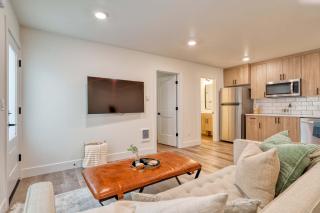 Stay Portland - The Madison Farmhouse - Vintage Shops & Espresso - 3