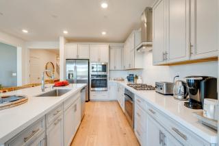 Elegant and Spacious Retreat with Yard in Woodland! - 4