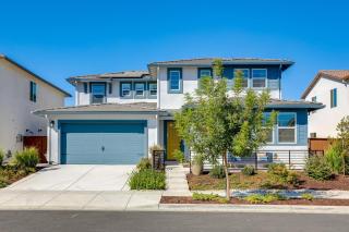 Cozy and Convenient Residential Duplex in Woodland - 7