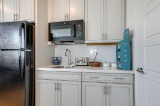 Cozy and Convenient Residential Duplex in Woodland - 2