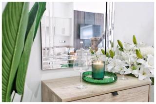 1Bed Apt- Sleeps 6 City Center Jacuzzi Bath Wifi - 2