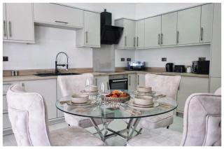 1Bed Apt- Sleeps 6 City Center Jacuzzi Bath Wifi - 3