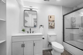 Central Lawrenceville 1B Bright and Stylish 2 Bedroom Apartment with Free Street Parking - 5