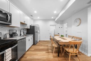 Central Lawrenceville 1B Bright and Stylish 2 Bedroom Apartment with Free Street Parking - 6