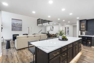 Van Kirk Cove - 6 BDR Stunner - 9