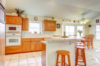 Canyon Lake Getaway with Fire Pit, Boat Ramp Nearby! - 1