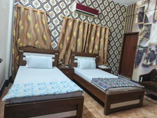 Safari Guest House - 1