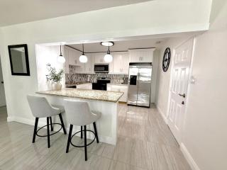 House Aurora next to Bush Gardens - 7