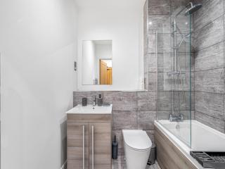 The Calm Quarters - City Centre 2BR 2BA - 4