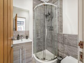 The Azure Hideaway 2BR 2BA City Centre - 6