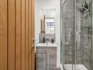 The Calm Quarters - City Centre 2BR 2BA - 9