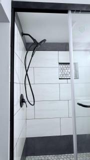 Contemporary Apartment- Prime Location to MBTA - 2