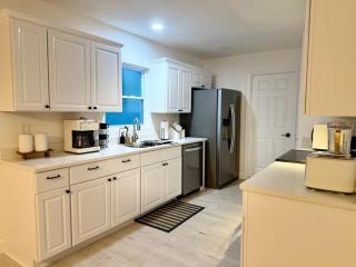 Soluna-Fully fenced home with private pool - 1