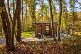 Fauna Mirror Cabin Secluded Getaway - 9