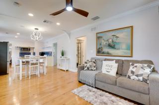 Bright and Modern Home, 3 Mi to Dtwn West Palm Beach - 0